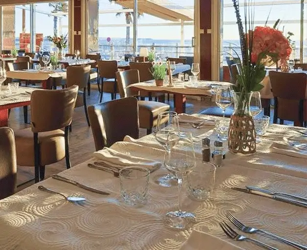 Intérieur restaurant Méditerranée Port-La Nouvelle